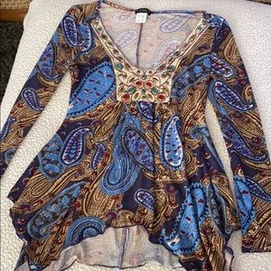 NWOT Venus too with stone accents size xsmall